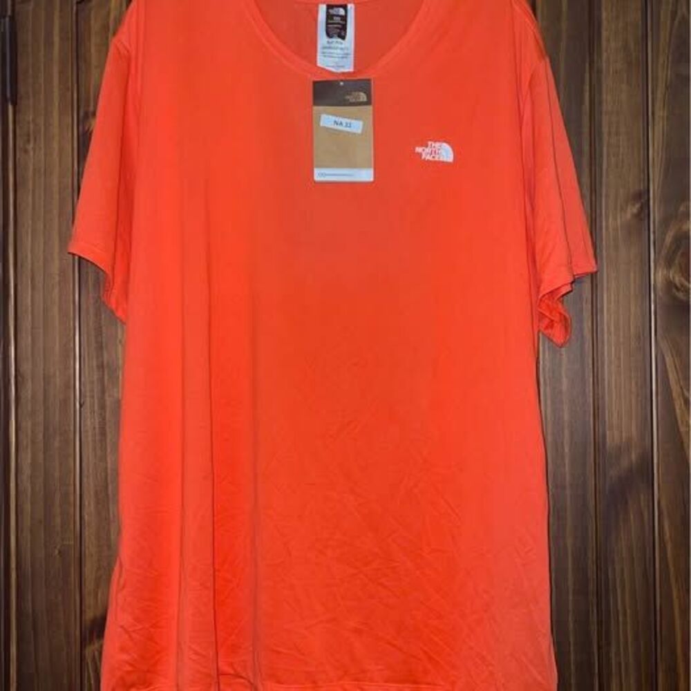 NWT Men’s XXL The North Face Shirt Base Layer Tee Orange